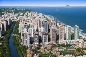 O Que Estão Construindo Na Barra Ao Lado Do Barra Village Prime Casas 4 A 5 Suítes