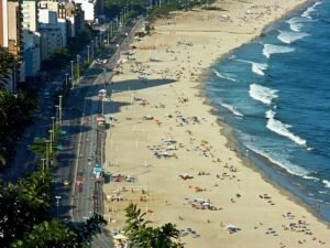 Apartamentos 1 e 2 dormitórios Rua Dias Ferreira 618 Leblon